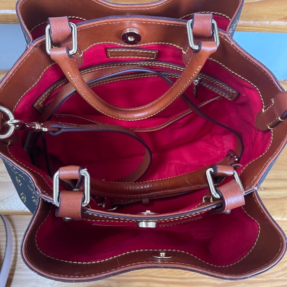 Dooney and Bourke Handbag - Picture 4 of 8